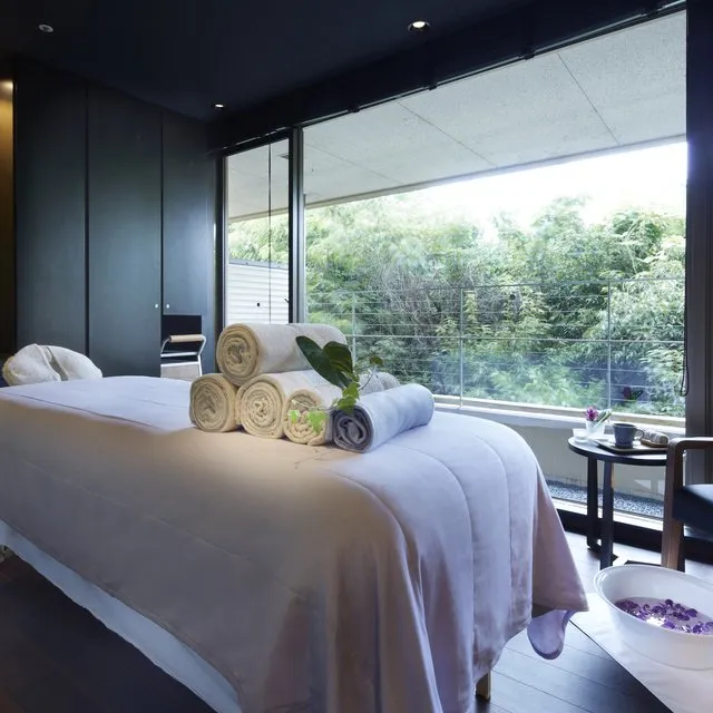 福岡/Hilltop Spa(ＨＩＬＬＴＯＰ ＲＥＳＯＲＴ ＦＵＫＵＯＫＡ)/1名様 エステプラン ボディマッサージ&フェイシャルトリートメント100分＋天然温水大浴場入浴付