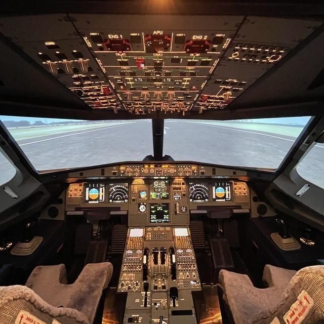 東京/LUXURY FLIGHT 羽田空港本店/1名様 フライトシミュレーター体験