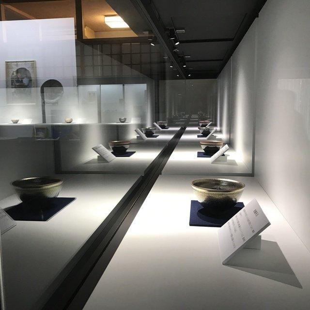 福島/曜変天目＆枯山水美術館/【春季】4～6月【秋季】10・11月限定！2名様 入館と庭園拝観≪抹茶・和菓子付≫＋サイン入り書籍